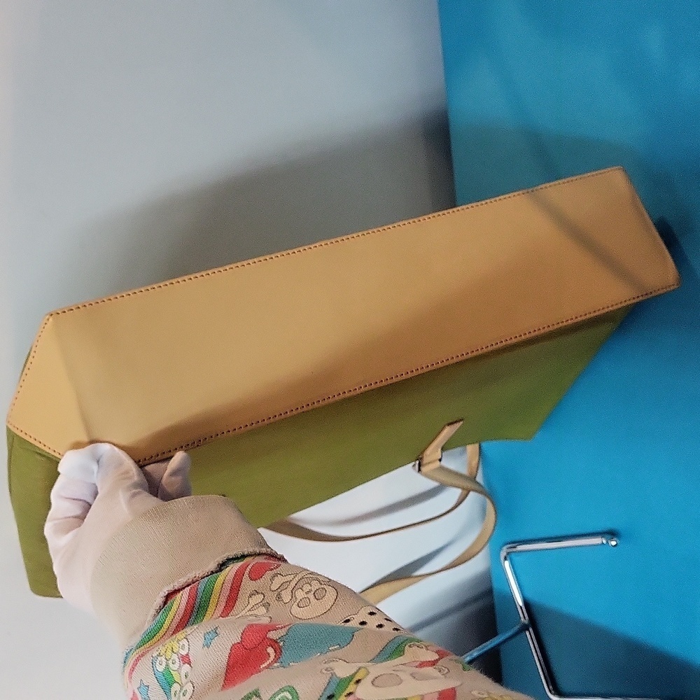 Burberry Green Tote - Picture 10 of 14